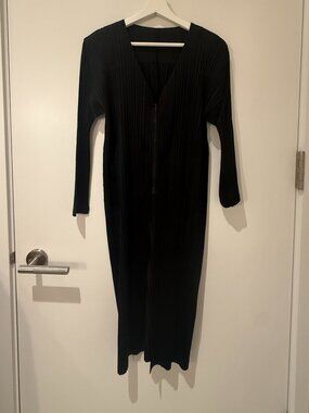 PLEATS PLEASE ISSEY MIYAKE Coat with zip black